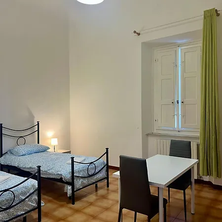 民宿 La Stazione 利沃诺