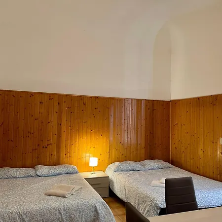 民宿 La Stazione 利沃诺